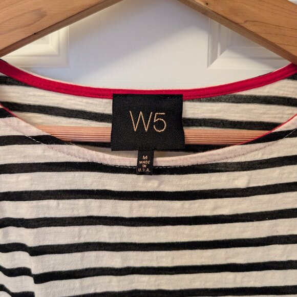 Women's W5 Black White Striped Boxy Tee Flower Embroidery Detail sz Med - Picture 3 of 5